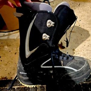 Womens Burton size 7 Snowboard Boots